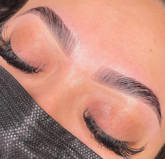 Classic Brow & Strip Lash Application